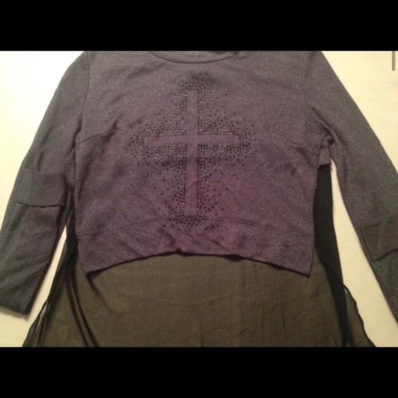 Cross Knit Crop Top - Picture 2 of 4